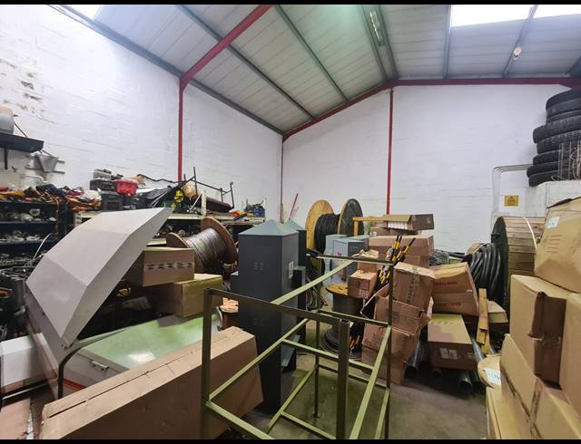 192M² WAREHOUSE TO LET IN BRACKENFELL SOUTH